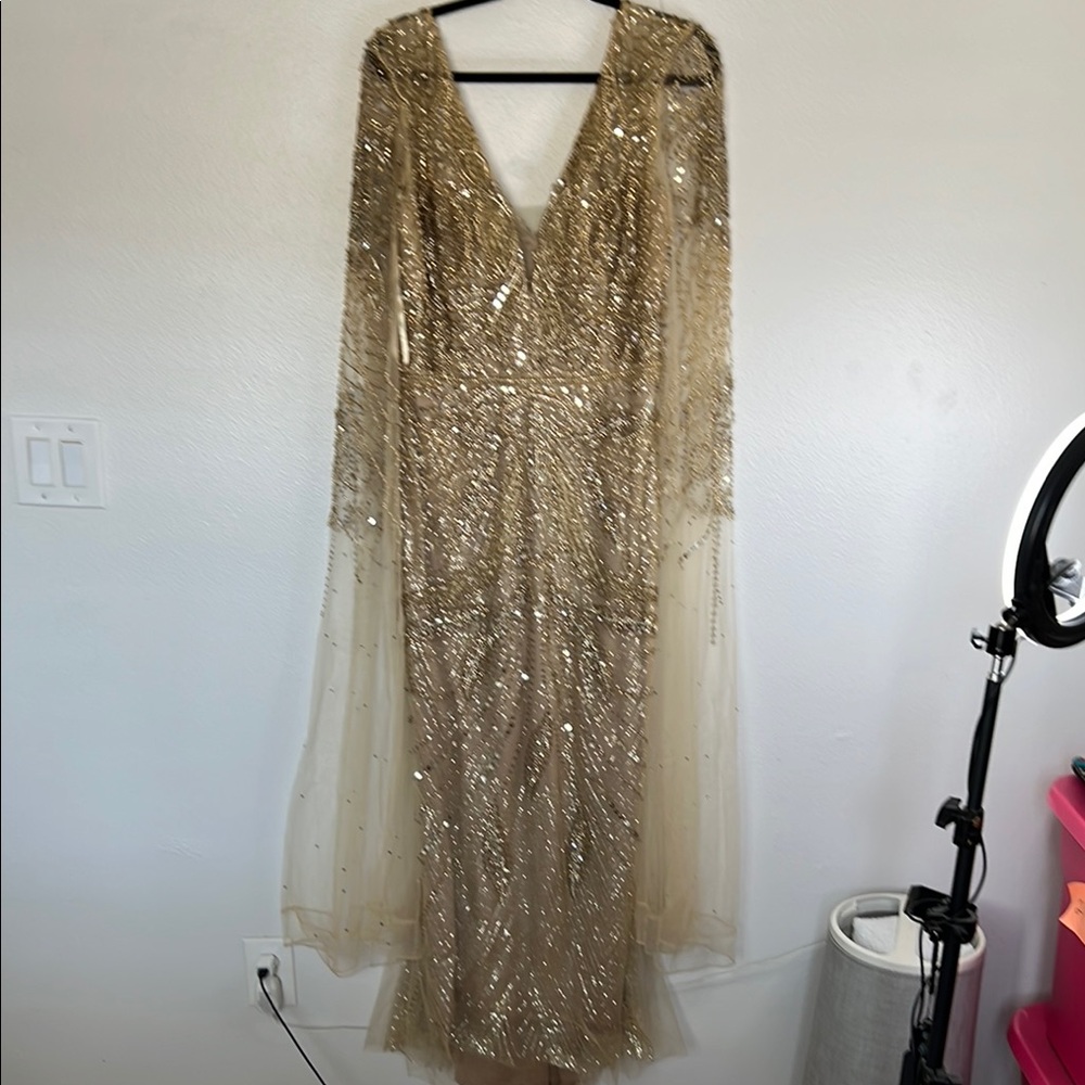 EUC Custom Made Elegant Gold Sequin and Bead Tulle Evening Gown Dress sz 20